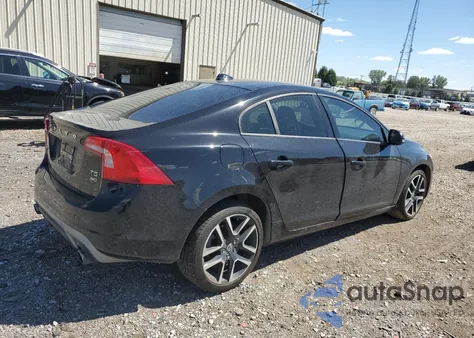 2017 Volvo S60 Dynamic z USA, uszkodzony, nr VIN YV140MTL5H2427070